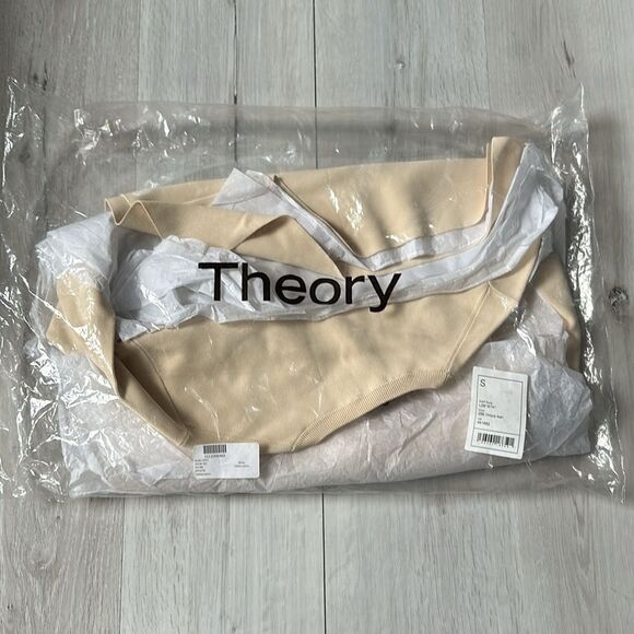 THEORY
Milania Tunic Sweater Wood Ash Lustrate Small NWT in packaging - Picture 4 of 6